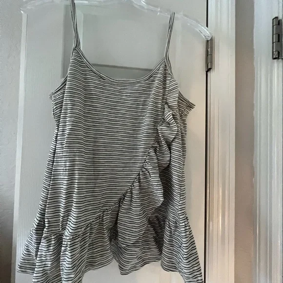 Anthropologie brand new cami style shirt with ruffle detail - Picture 3 of 8